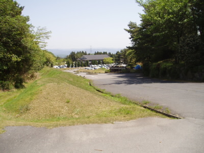 なんとか迂回して、ゴルフ場の正面にでました。