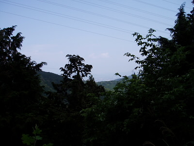 地図に高圧線が記入されているので、これを見つけると自分の位置がわかりやすい