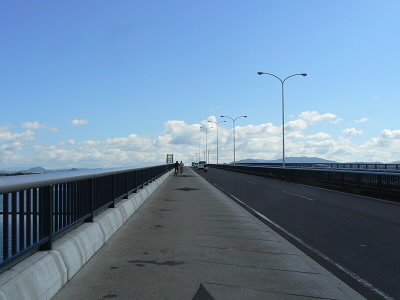 近江大橋は、琵琶湖大橋ほど、高くはありません。苦労せず渡れます。
料金は歩行者、自転車共に無料です。