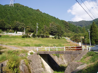 町から少し入っただけでこの感じ。ここだけ見たら、どんだけ田舎と思ってしまいます。