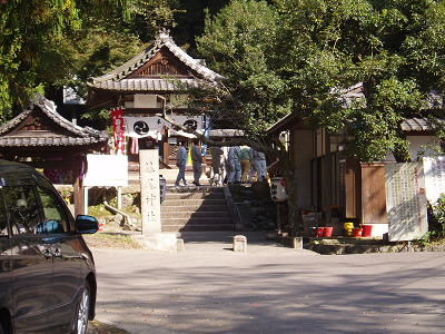 今日はお祭りです。
今日明日は、このあたりの神社で一斉にお祭りのようです。お神輿がでます。