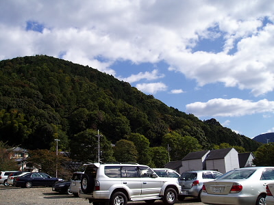 最初に疏水から登ったところです。右から左へ進んだことになります。結構急でしょう。