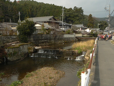 幅が広く、水がきれいな川でした。