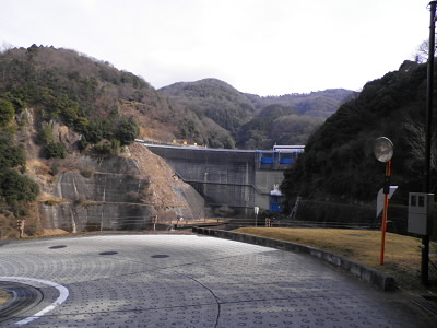 宇治川に沿って走ったので、ここで一気に車道に出ます。しんどい