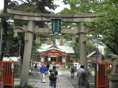 住吉大社でも、ここは分社です。
来月の中頃にお祭りがあるので、準備が始まっていました。