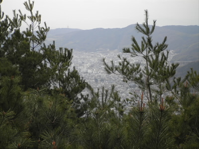 ここからは、中心部へも山科へも眺望があります。