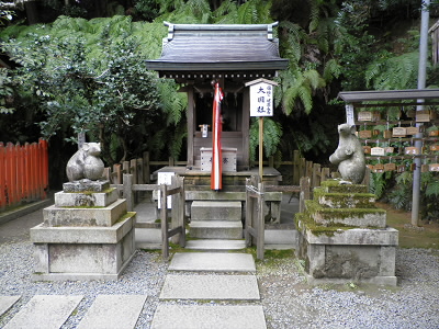 2012/01/15 13:08:12 大富神社の駒ネズミ