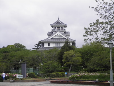 公園の中を走りぬきました。