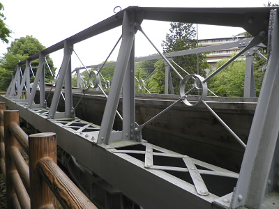 インクラインは船のことではなく、周りの装置のことです。傾斜区間にレールを敷設してワイヤーでけん引しました。