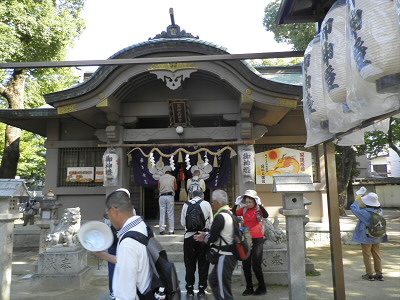 小さな神社。