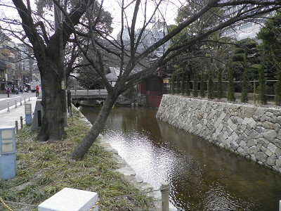 高瀬川に作られた入り江。
二之船入・三之船入もありましたが、ここだけが残っているそうです。