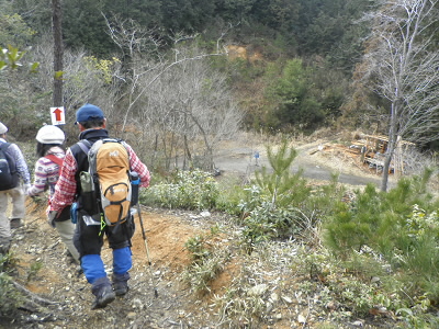 繁見坂へおります。
もう、登りはありません。
