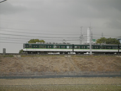 数年前からの新色の列車です。