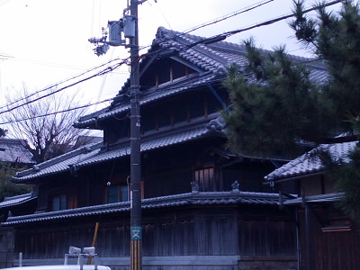 こんな立派な屋敷がありました。