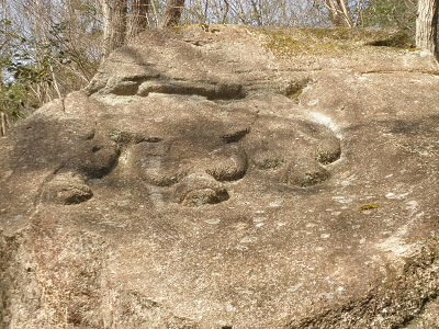 オランダ堤防に使用する岩を取ったので、バランスを崩して落ちてきたそうです。