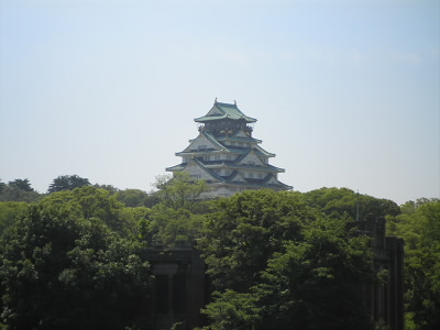 あまり近づくと、いいアングルで映らないので、ちょっと遠いですが、ここから。