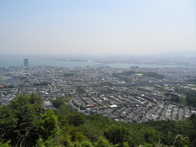 鉄塔にでると、瀬田が一望です。
しんどかった。