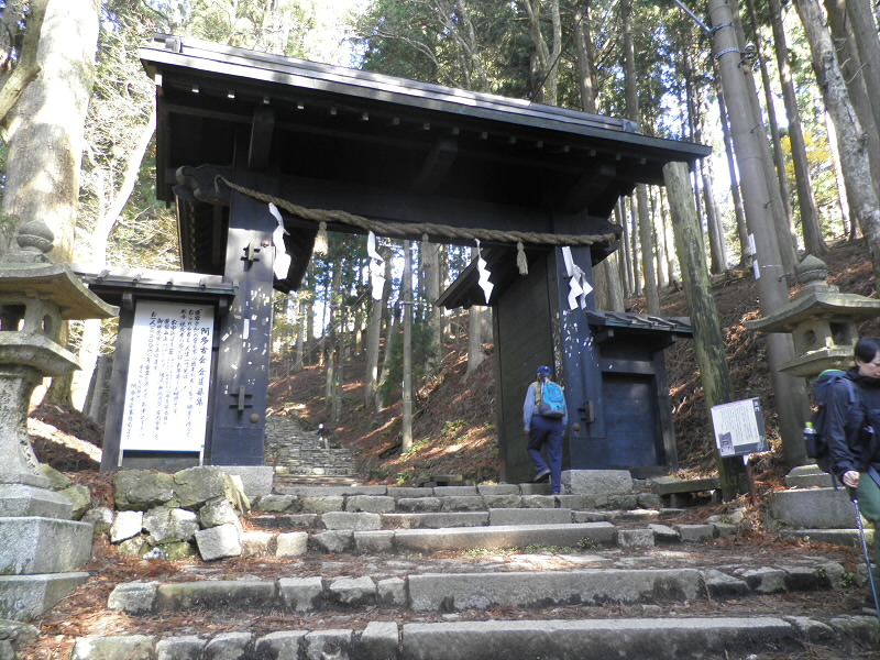 ここまで、来れば神社まであと少しです。