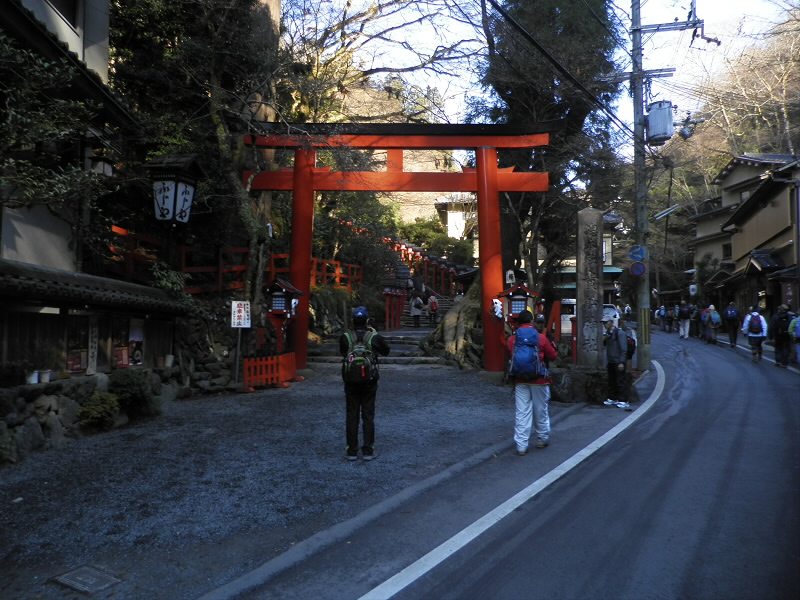 貴船神社です。ここから少し登るのですが、今回は遠慮しました。