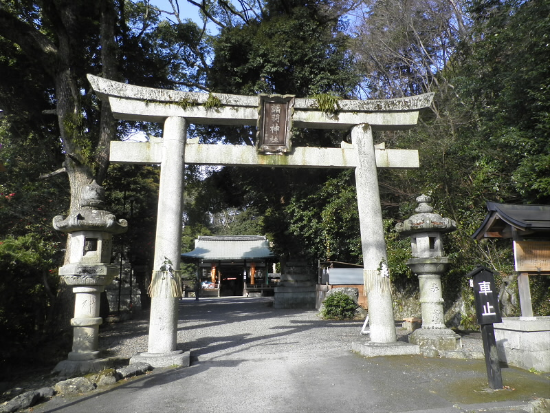 毘沙門堂へ行く前に、諸羽神社でお参り。