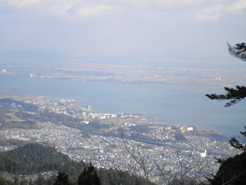 天気がいいので、大津と草津が一望です。
