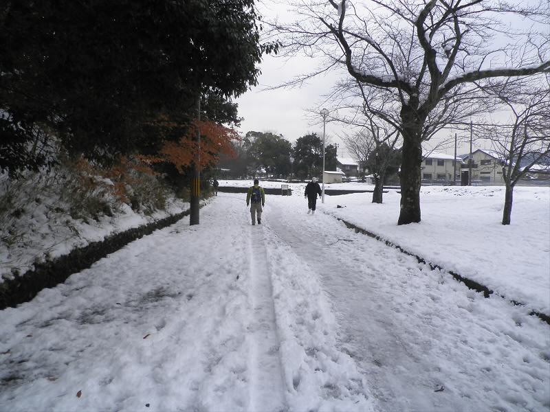 集合場所までで、こんなに積雪です。