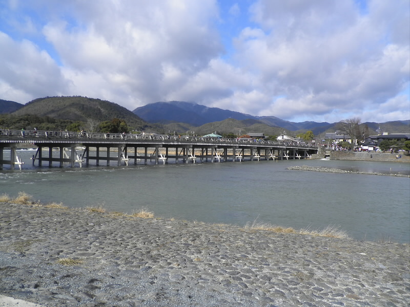 観月橋がやっと見えてきました。
