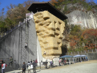 叫んで登っている人がいました。