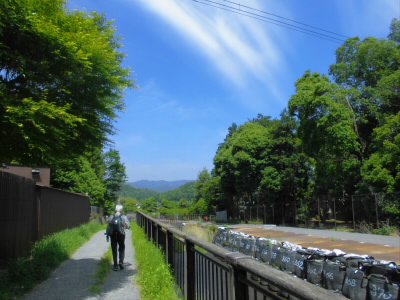 空が青く、雲がきれいでした。