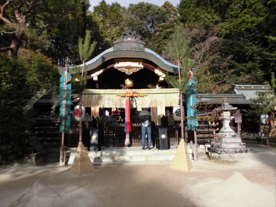 宮本武蔵の神社。
狸谷山を下りてくればすぐ。