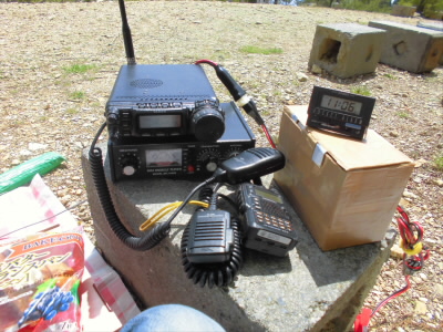 炎天下で運営していたら、無線機が熱くなりました。
