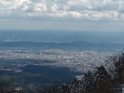 市内には雪がない。
