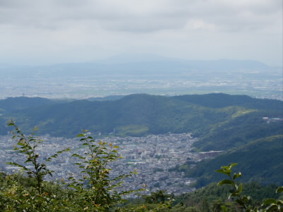 三角点からの遠景
将軍塚から稲荷山まで見えます。