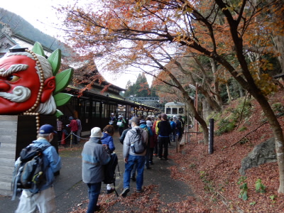 受付を終了して、マップをいただいて、ハイキングの開始です。